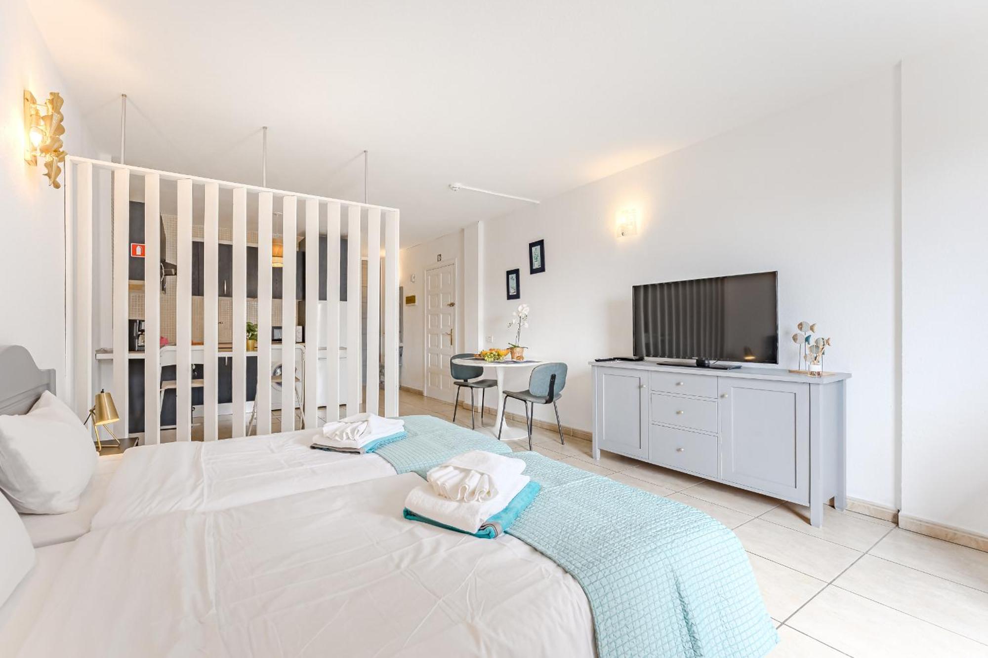 Blue Cristianos By Welcome Tenerife Los Cristianos  Room photo