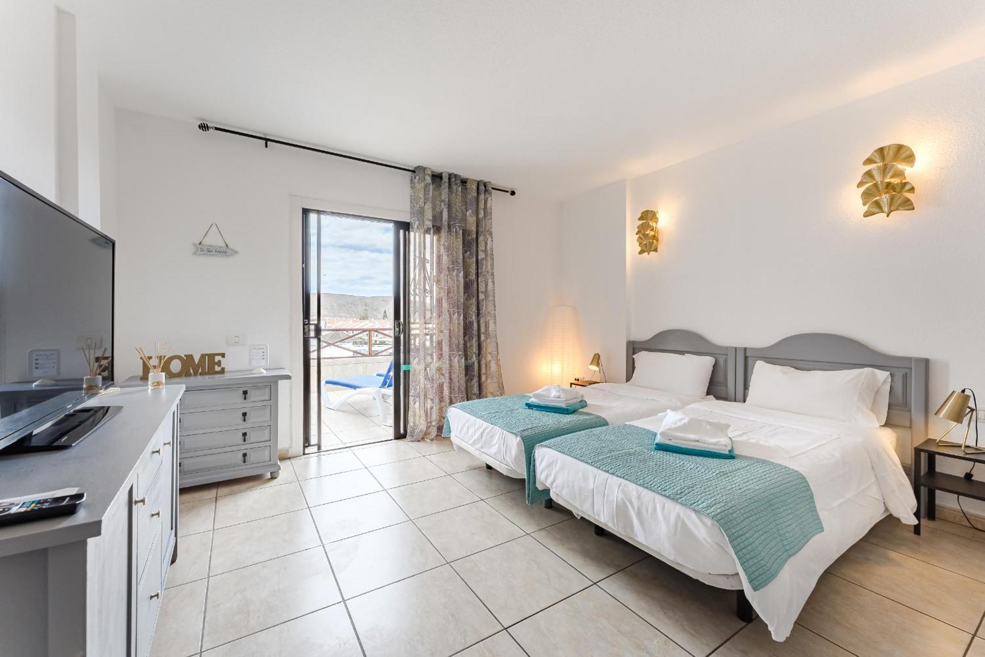 Blue Cristianos By Welcome Tenerife Los Cristianos  Exterior photo