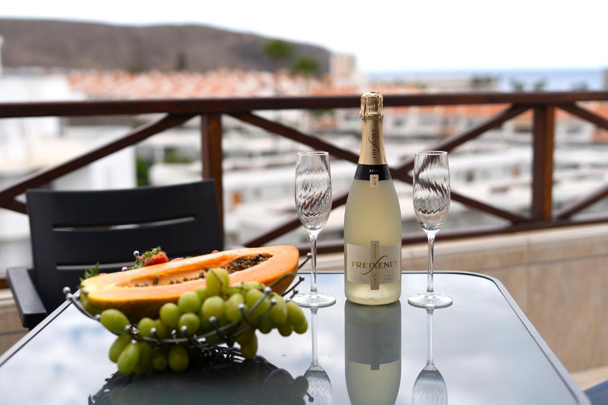 Blue Cristianos By Welcome Tenerife Los Cristianos  Exterior photo